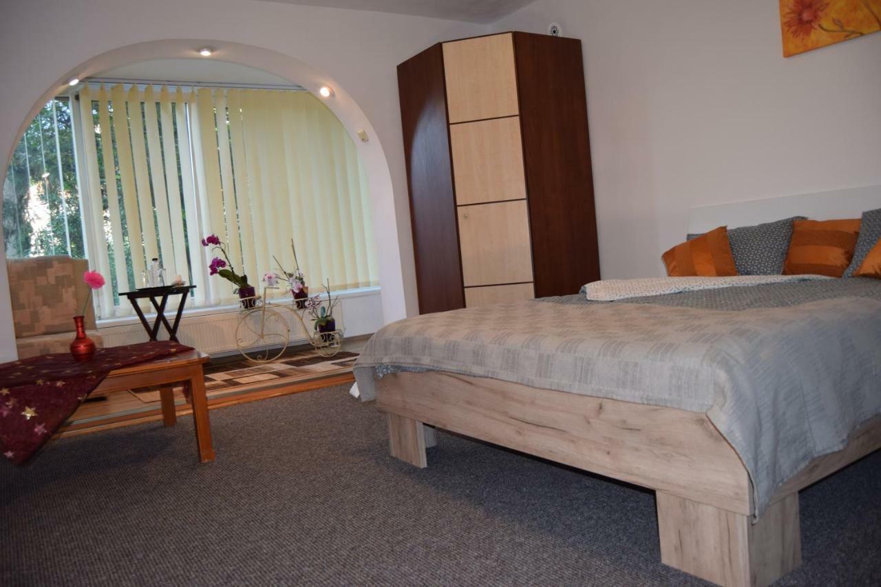 Central Appartment St'S Martin Church براشوف المظهر الخارجي الصورة
