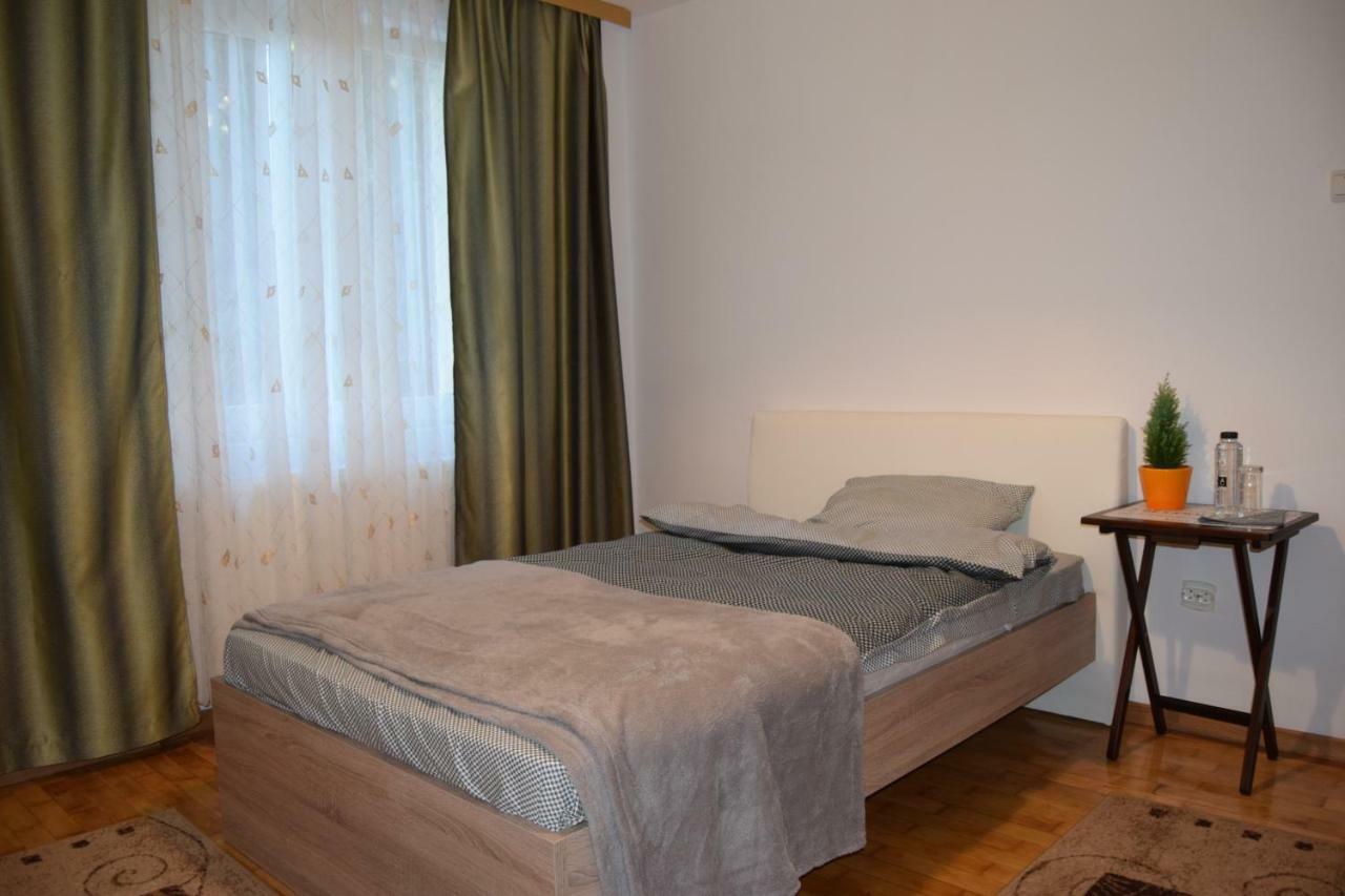 Central Appartment St'S Martin Church براشوف المظهر الخارجي الصورة
